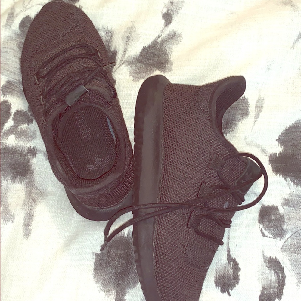 🔥kids adidas shoes🔥